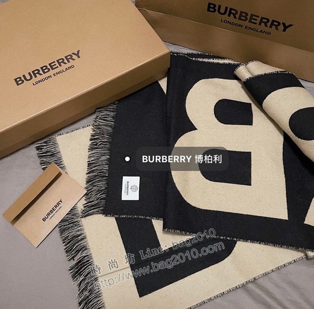 Burberry情侶圍巾羊絨圍巾披肩 巴寶莉2021新款大字母圍巾  mmj1228